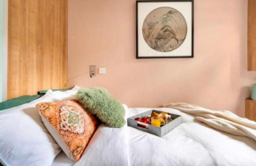 Travellers Tales - A Pod in the Cotswolds